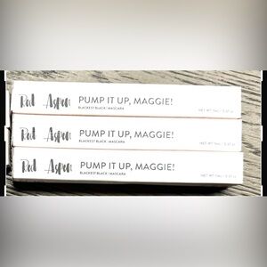 Red Aspen Pump it Up Maggie Black Mascara